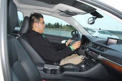 2012款 200h 1.8L CVT 豪华版