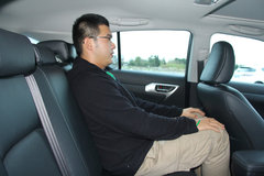 2012款 200h 1.8L CVT 豪华版