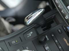 2012款 200h 1.8L CVT 豪华版