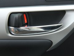 2012款 200h 1.8L CVT 豪华版