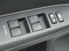 2012款 200h 1.8L CVT 豪华版