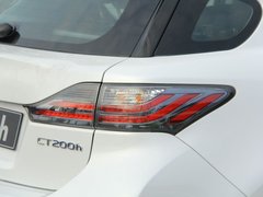 2012款 200h 1.8L CVT 豪华版