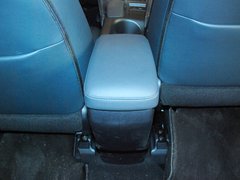 2012款 200h 1.8L CVT 豪华版