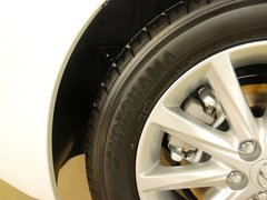 2012款 200h 1.8L CVT 豪华版