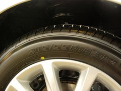 2012款 200h 1.8L CVT 豪华版