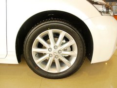 2012款 200h 1.8L CVT 豪华版