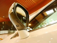 2012款 200h 1.8L CVT 豪华版