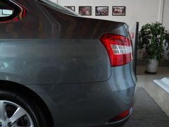 2012款 2.0 CVT 豪华型