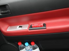 2012款 1.5L 手动 两驱都市版 5座