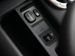2012款 1.5L 手动 两驱都市版 5座