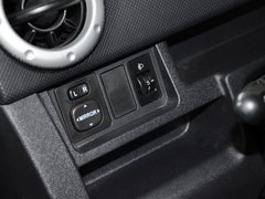 2012款 1.5L 手动 两驱都市版 5座