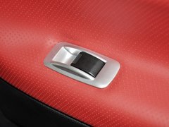 2012款 1.5L 手动 两驱都市版 5座