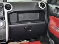2012款 1.5L 手动 两驱都市版 5座
