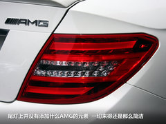2010款 C63 6.2L AMG 高性能版