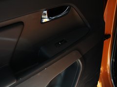 2012款 2.0L 自動 2WD GLS 5座
