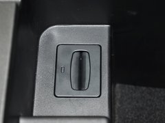 2012款 2.0L 自动 2WD NAVI 5座