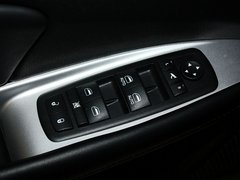 2012款 2.4L 自动 舒适版 5座