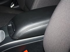 2012款 2.4L 自动 舒适版 5座