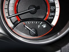 2012款 2.4L 自动 舒适版 5座