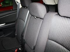 2012款 2.4L 自动 舒适版 5座