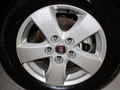 2012款 2.4L 自动 舒适版 5座