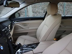 2012款 530i 3.0L 领先型旅行版