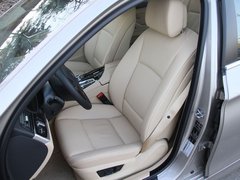 2012款 530i 3.0L 领先型旅行版
