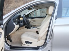 2012款 530i 3.0L 领先型旅行版
