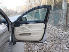 2012款 530i 3.0L 领先型旅行版