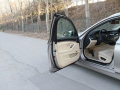 2012款 530i 3.0L 领先型旅行版