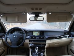2012款 530i 3.0L 领先型旅行版