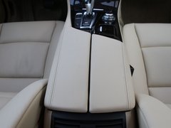 2012款 530i 3.0L 领先型旅行版