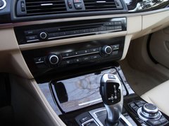 2012款 530i 3.0L 领先型旅行版