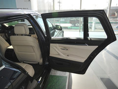 2012款 530i 3.0L 领先型旅行版