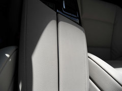 2012款 530i 3.0L 领先型旅行版