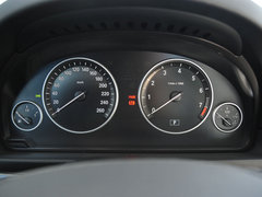 2012款 530i 3.0L 领先型旅行版
