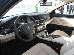 2012款 530i 3.0L 领先型旅行版