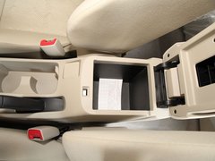 2012款 1.8L 手动 贺岁版舒适型5座