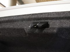 2012款 1.8L 手动 贺岁版舒适型5座
