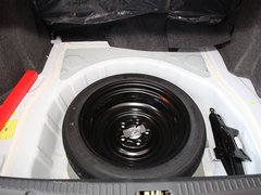 2012款 1.8L 手动 贺岁版舒适型5座