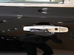 2011款 6.8T 尊贵版
