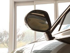 2011款 6.8T 尊贵版