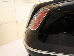 2011款 6.8T 尊贵版