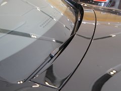 2011款 6.8T 尊贵版