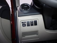 2012款 1.6L 自动 尊贵型