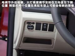 2012款 1.6L 自动 尊贵型