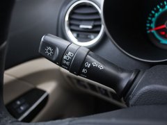 2012款 1.6L 自动 尊贵型