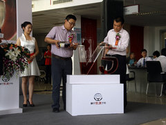 2012款 1.6L 自动 舒适型 5座