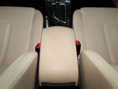2012款 1.6L 自动 豪华型 5座