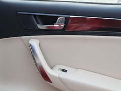 2012款 1.6L 自动 豪华型 5座